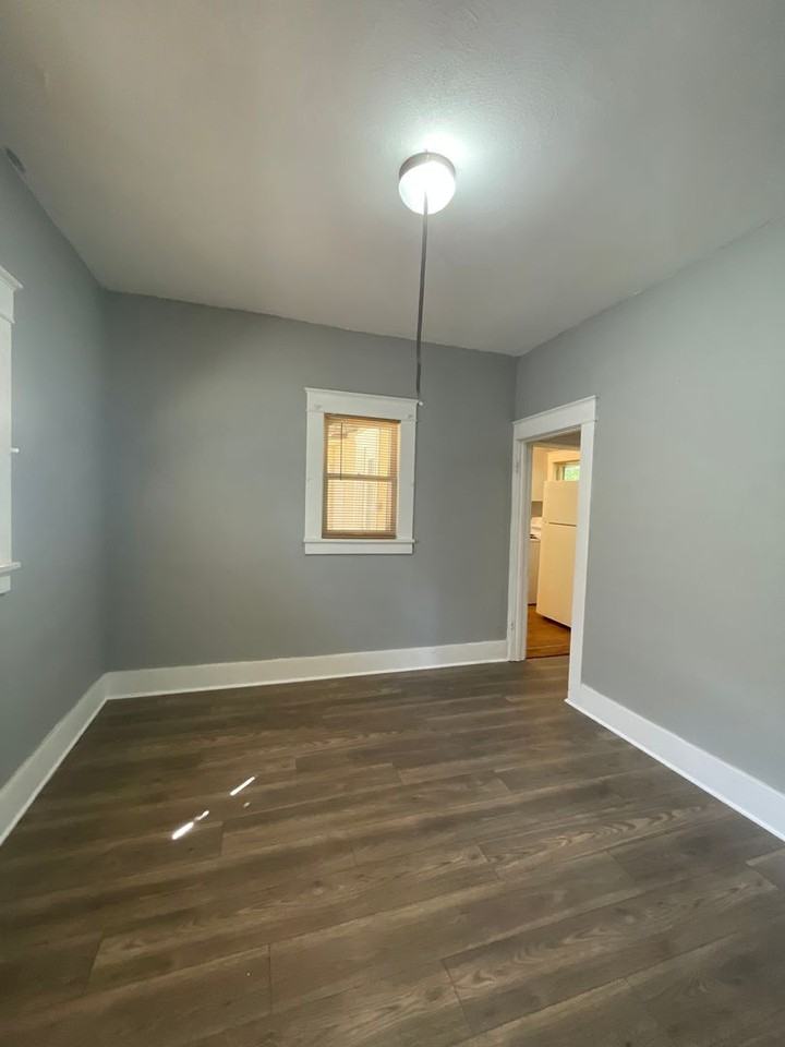 1415 Neosho St - Photo 7 of 36