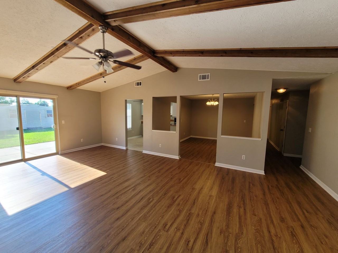 1425 S Gay Ave - Photo 4 of 28