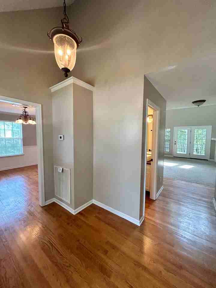 402 Classic Drive - Photo 4 of 23