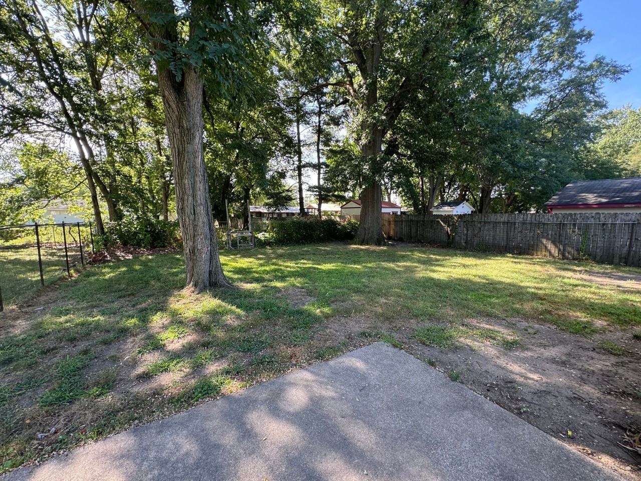 1129 Baldwin St - Photo 6 of 34