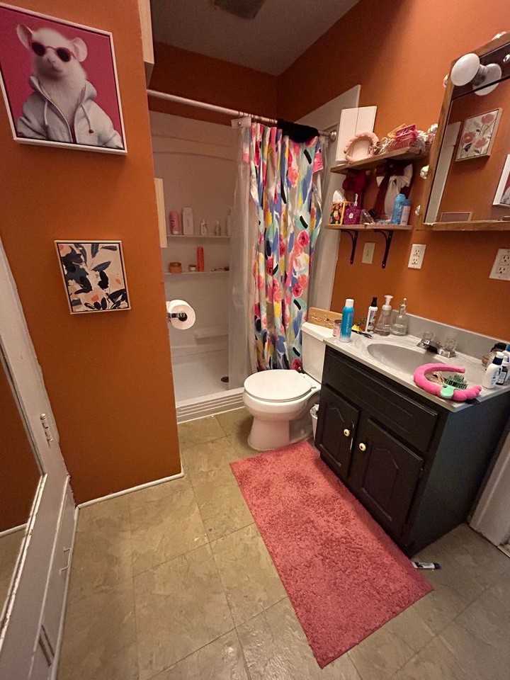 1518 Ferry St - Photo 2 of 11