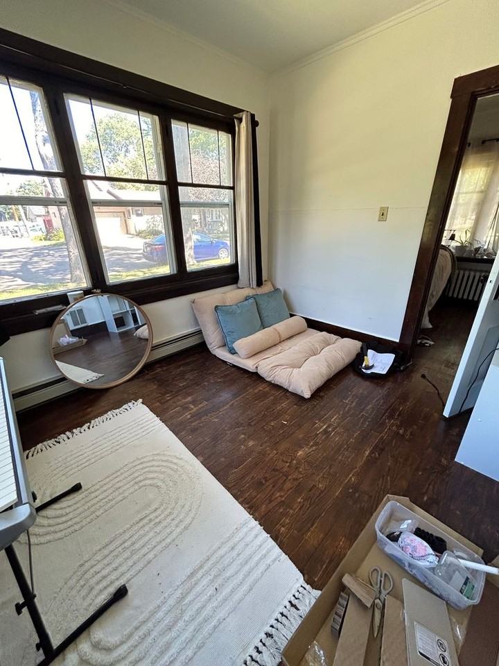 1518 Ferry St - Photo 6 of 11