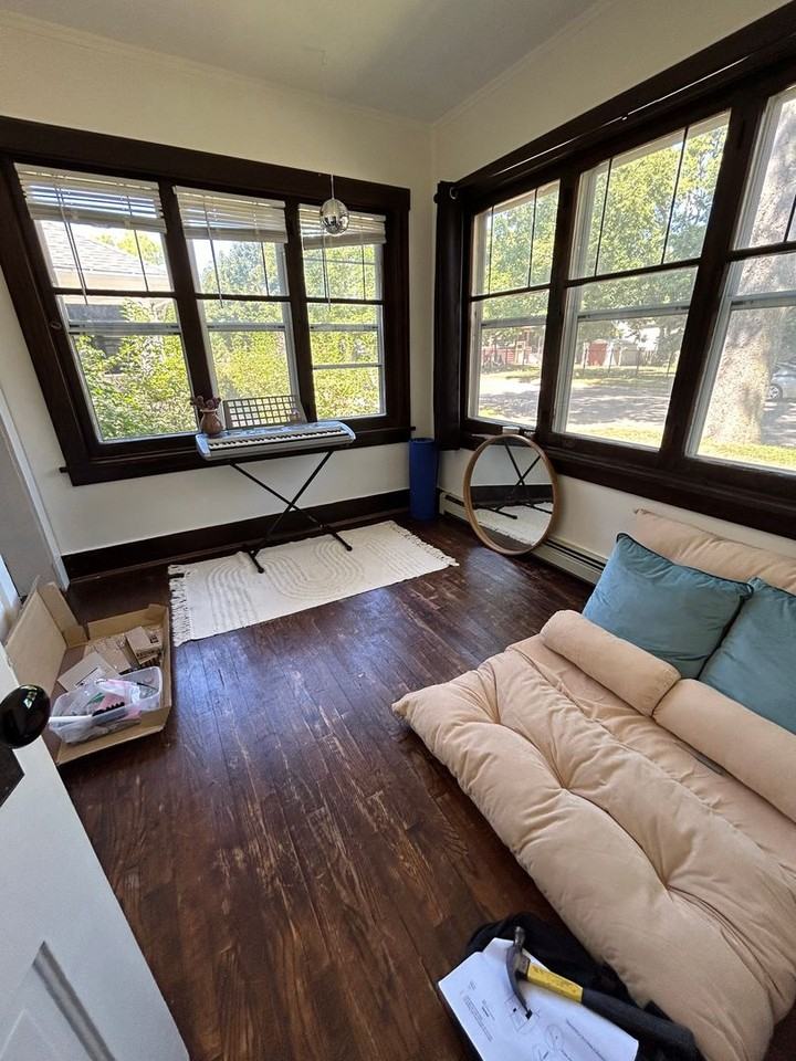 1518 Ferry St - Photo 7 of 11