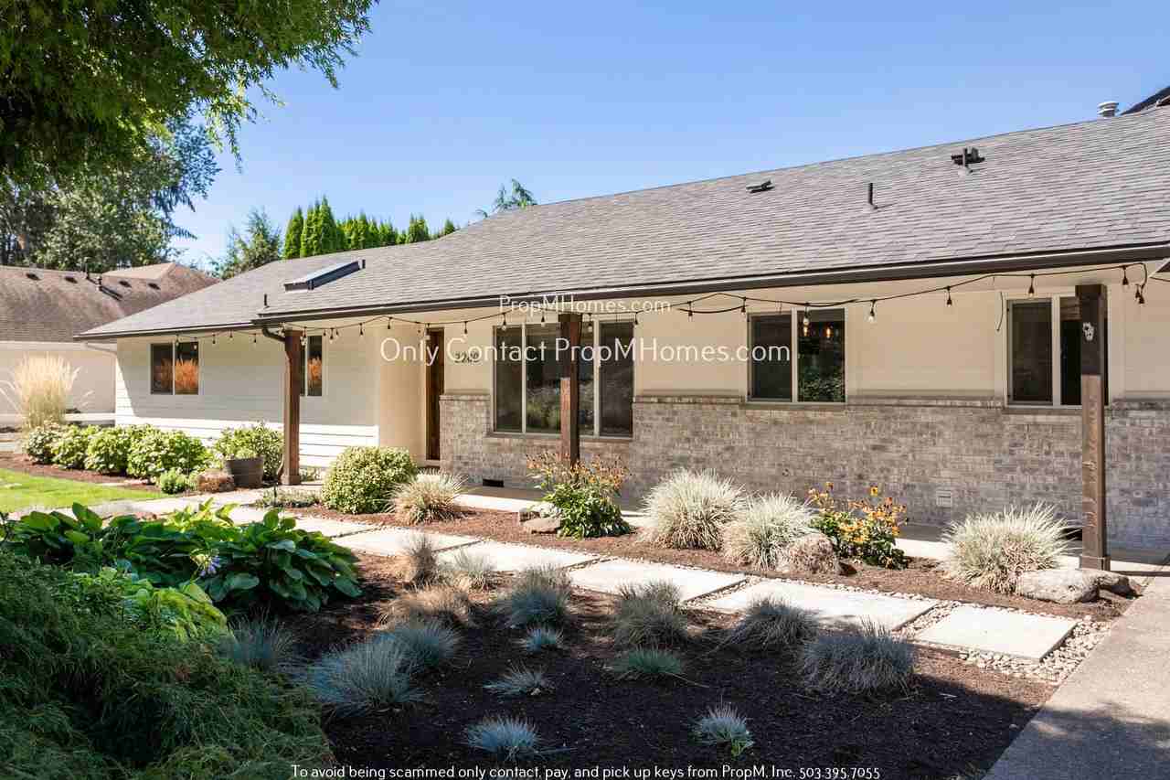 2280 Volpp St - Photo 2 of 40