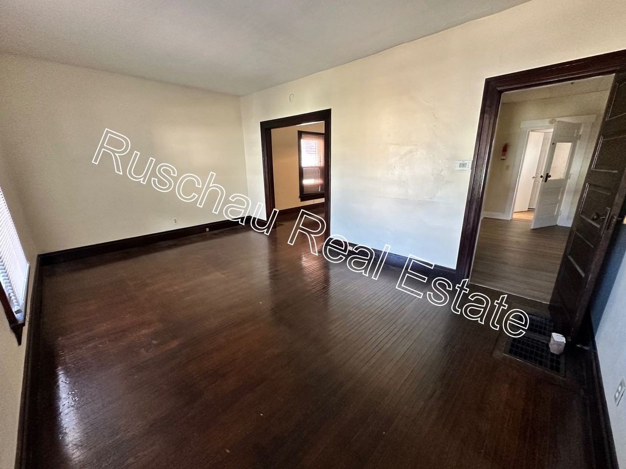 614 Creighton Ave - Photo 2 of 18