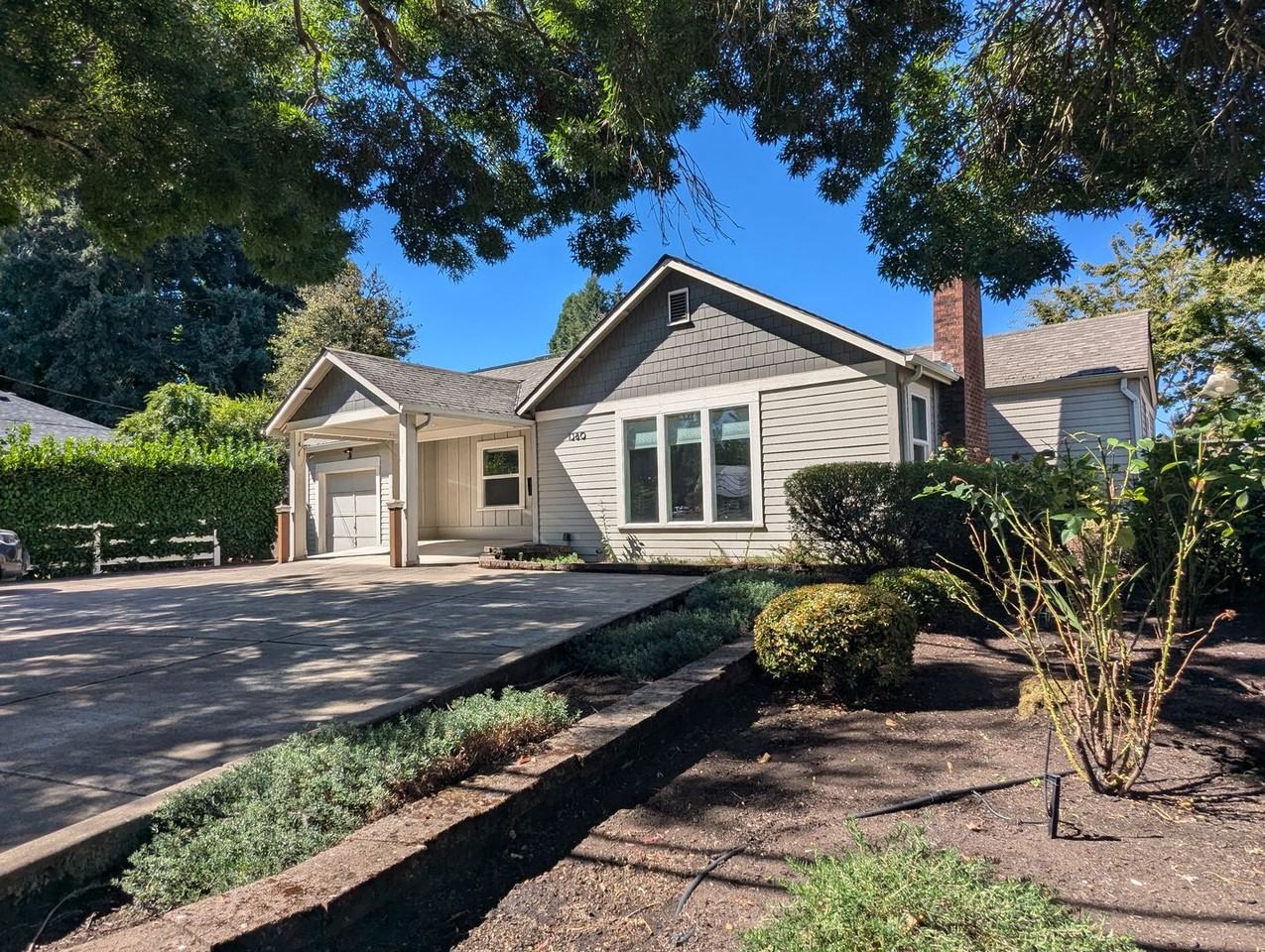 1380 River Rd - Photo 3 of 20