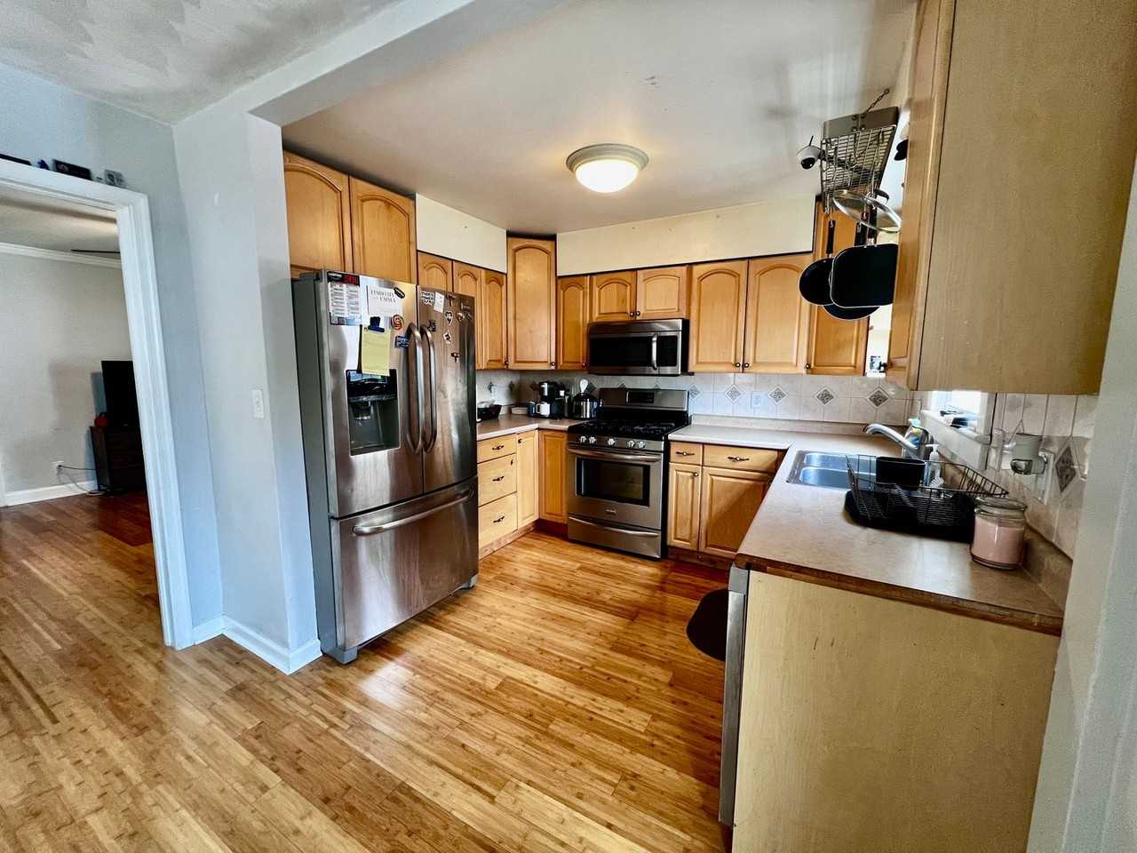 4578 Hampshire Ave - Photo 2 of 20