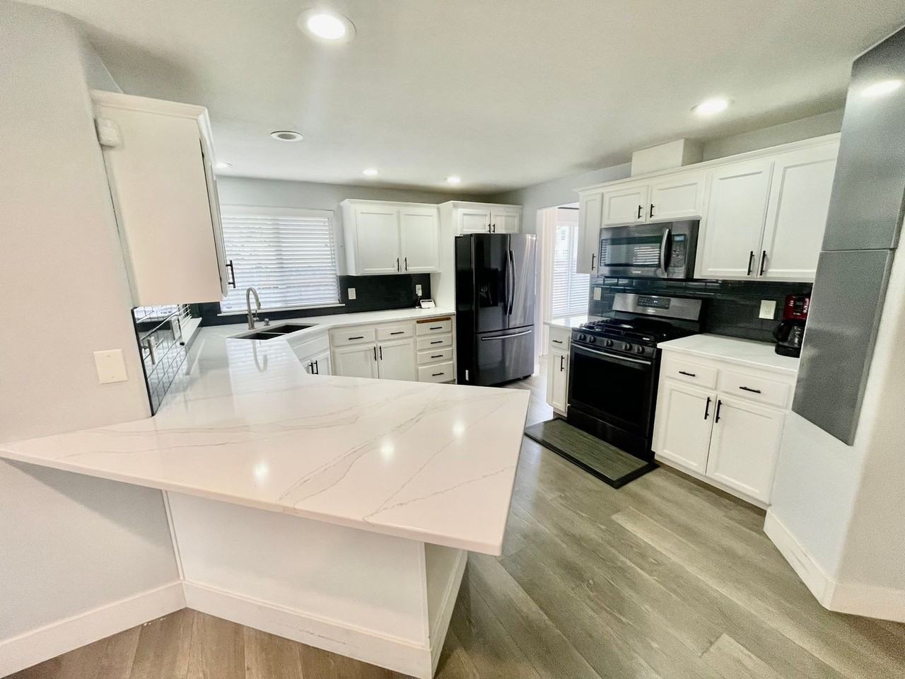 1353 Southeast 71st Court - Photo 2 of 34