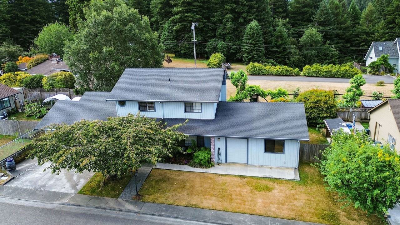 1550 Chabot Ct - Photo 4 of 43