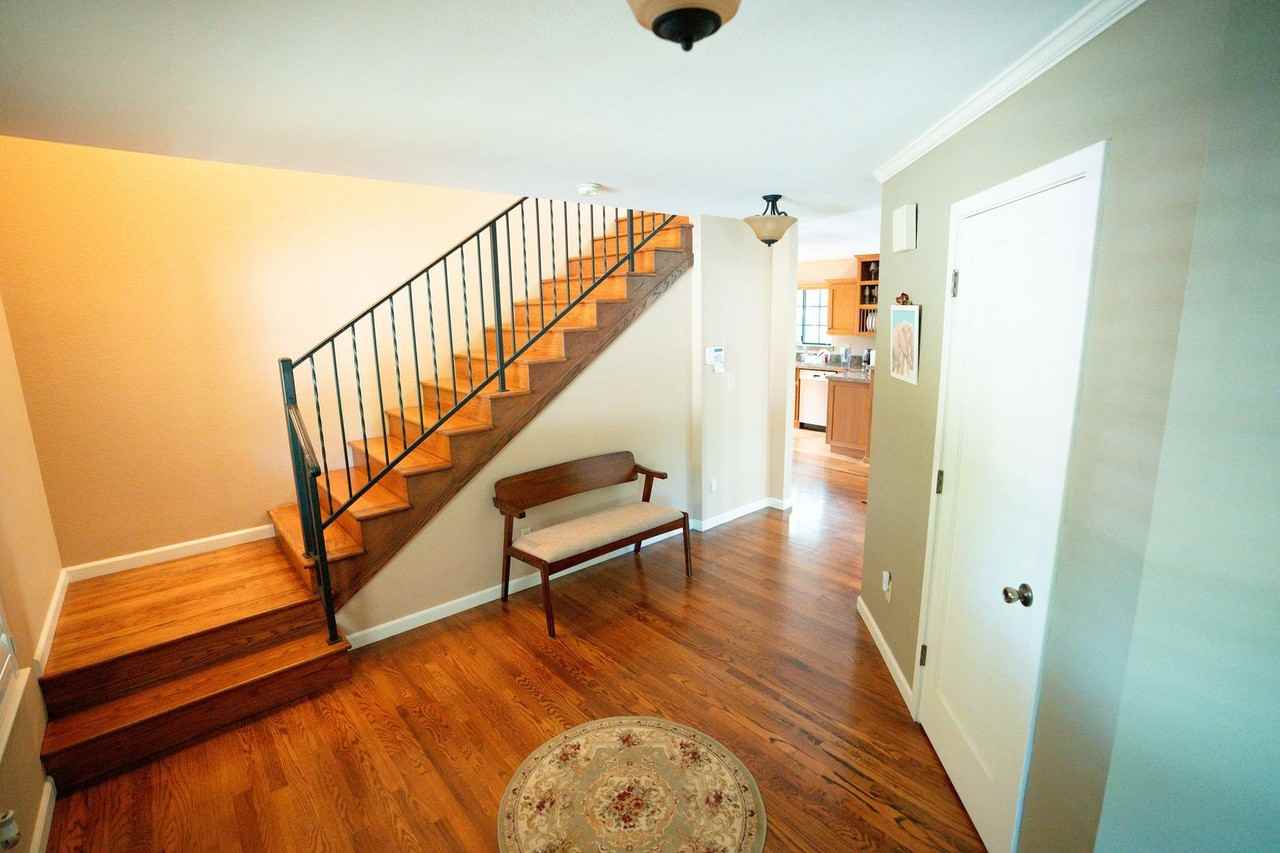 1550 Chabot Ct - Photo 5 of 43