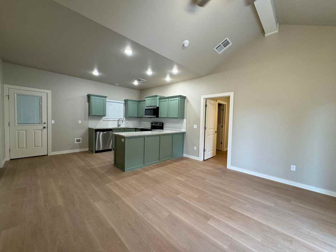 509 W Oregon Ave - Photo 2 of 10