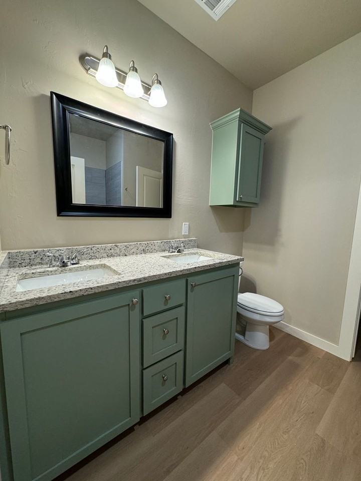 509 W Oregon Ave - Photo 7 of 10