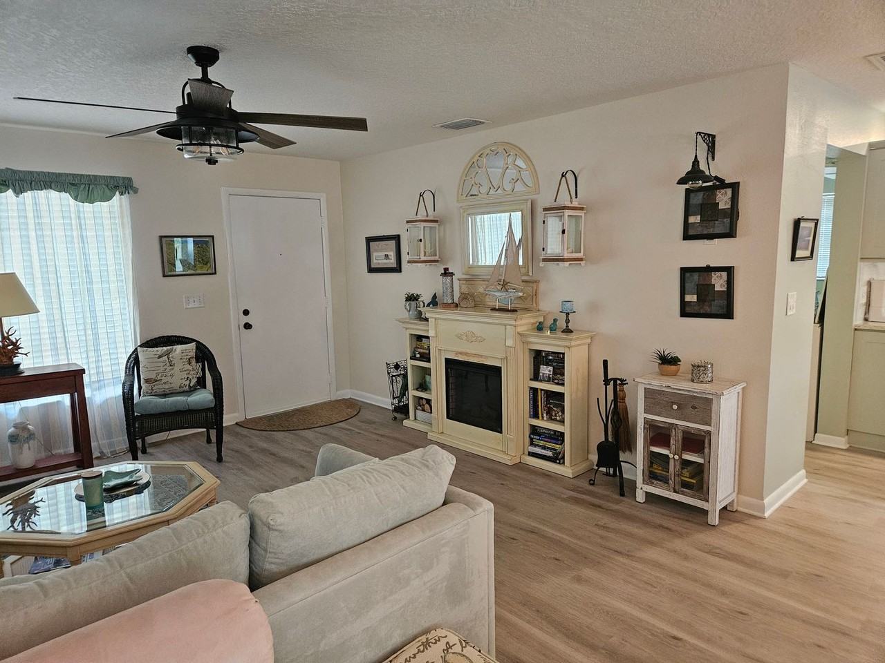 1480 Dundee Dr - Photo 2 of 37