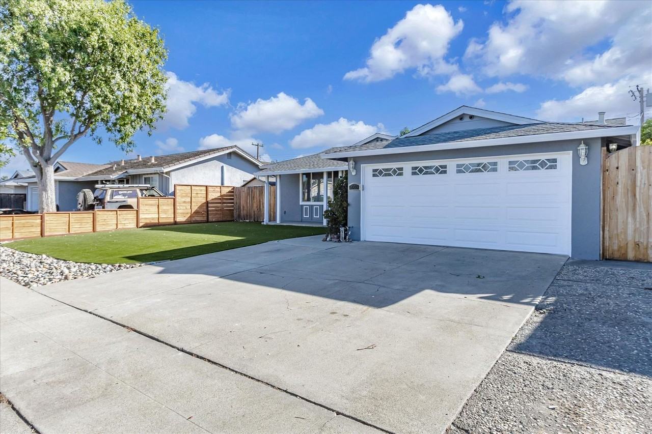 5092 Trenary Way - Photo 3 of 37