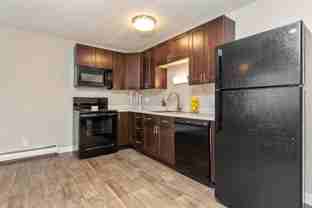 4348 N Chestnut St - Photo 1 of 1