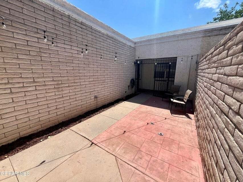 3233 Isla Morada Dr - Photo 3 of 10