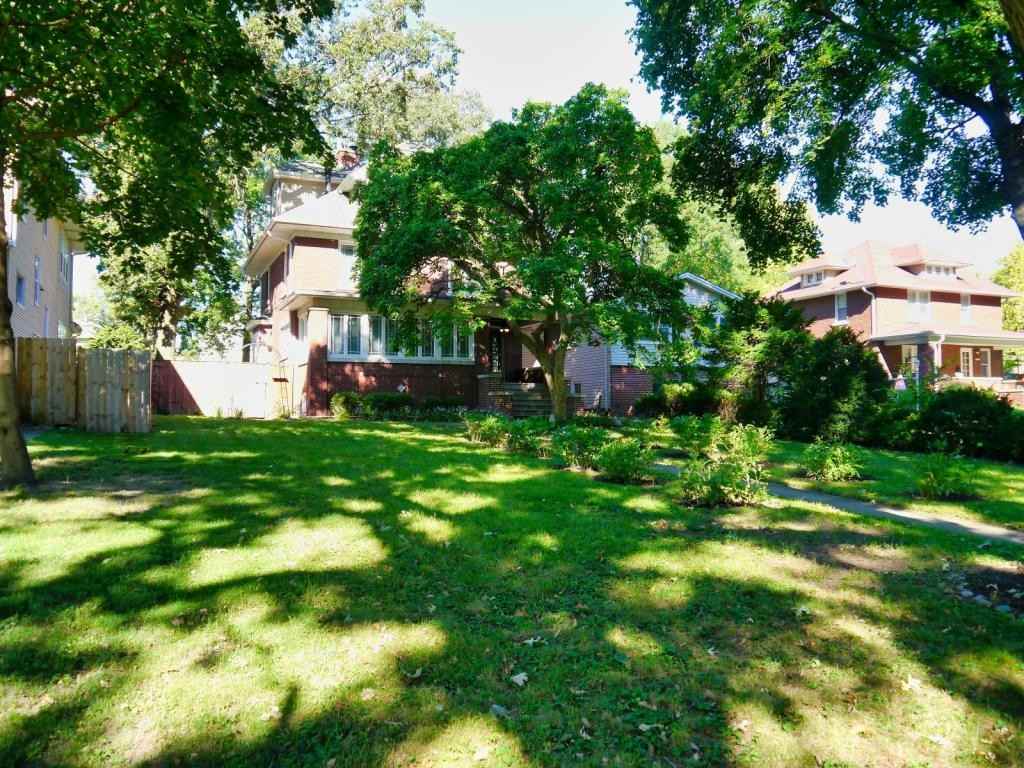 413 Whitney Ave - Photo 3 of 50