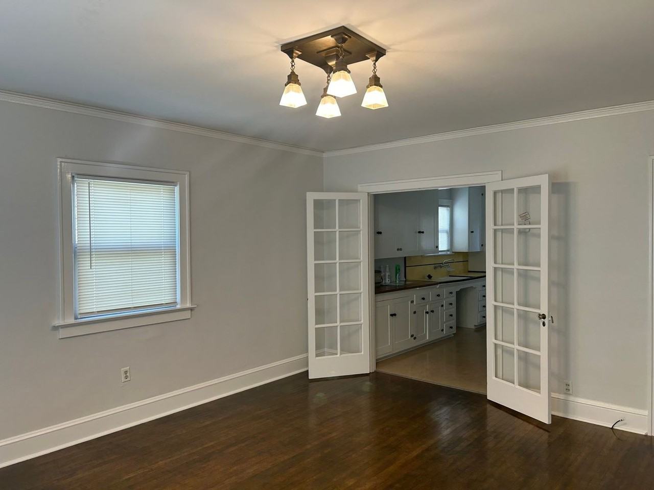 824 Se Peacock Ln - Photo 4 of 11