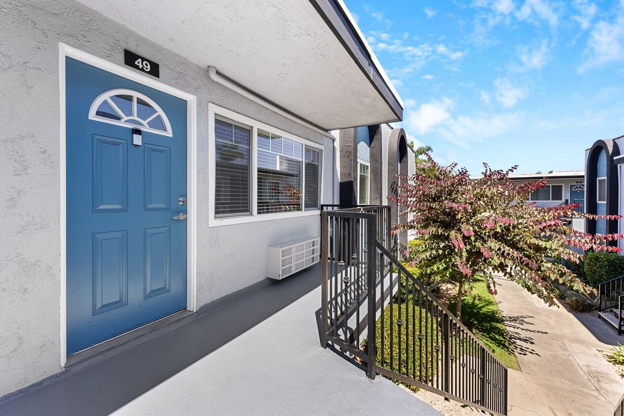 Villa Serrano Apartment Homes - Photo 3 of 43