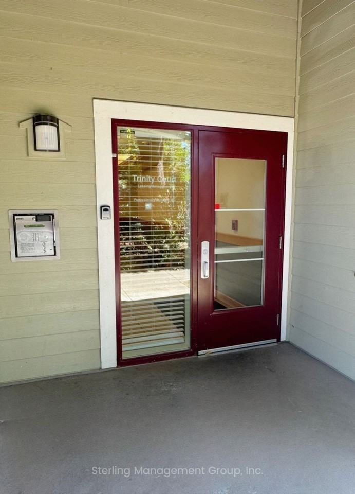 220 Trinity Court Apartments - 220 #220 - Photo 3 of 22