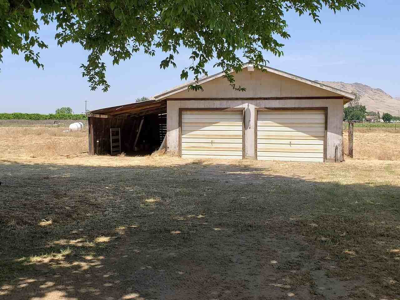 5287 S Englehart Ave - Photo 3 of 29