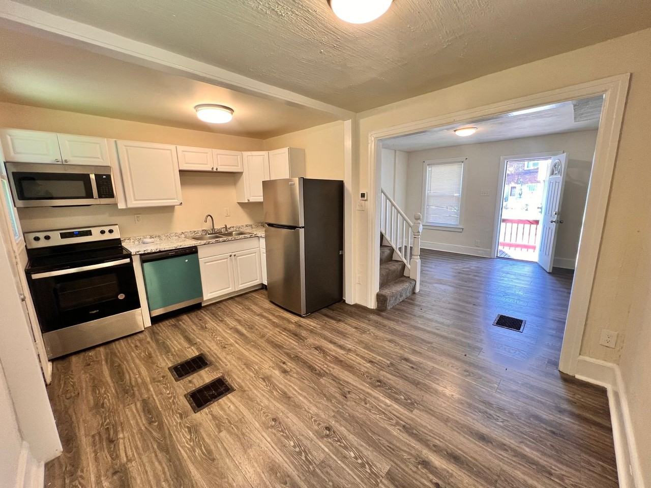 610 Keystone Ave - Photo 2 of 13