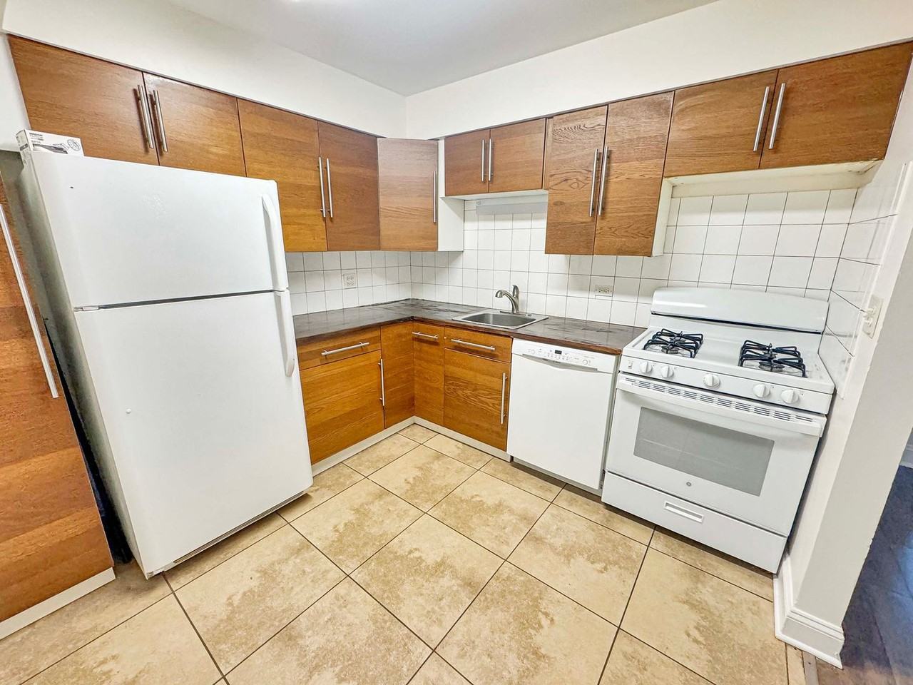 1465 N Winslowe Dr - Photo 3 of 21