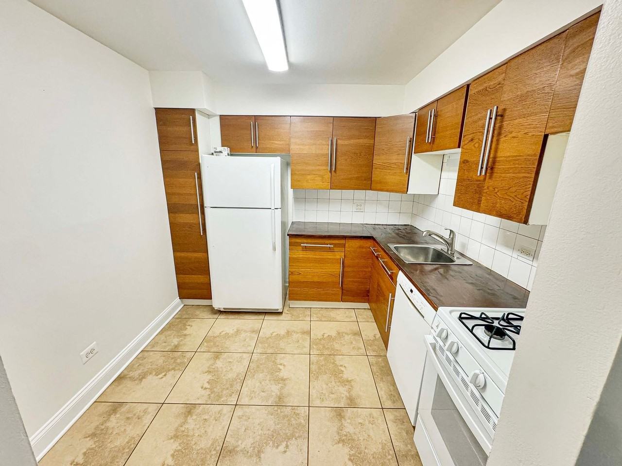 1465 N Winslowe Dr - Photo 4 of 21