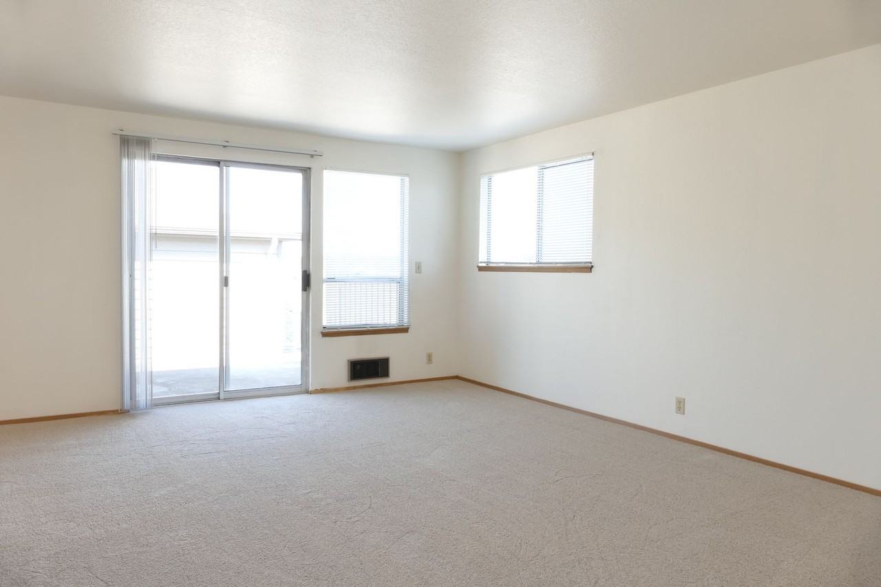 3232 - Photo 2 of 15