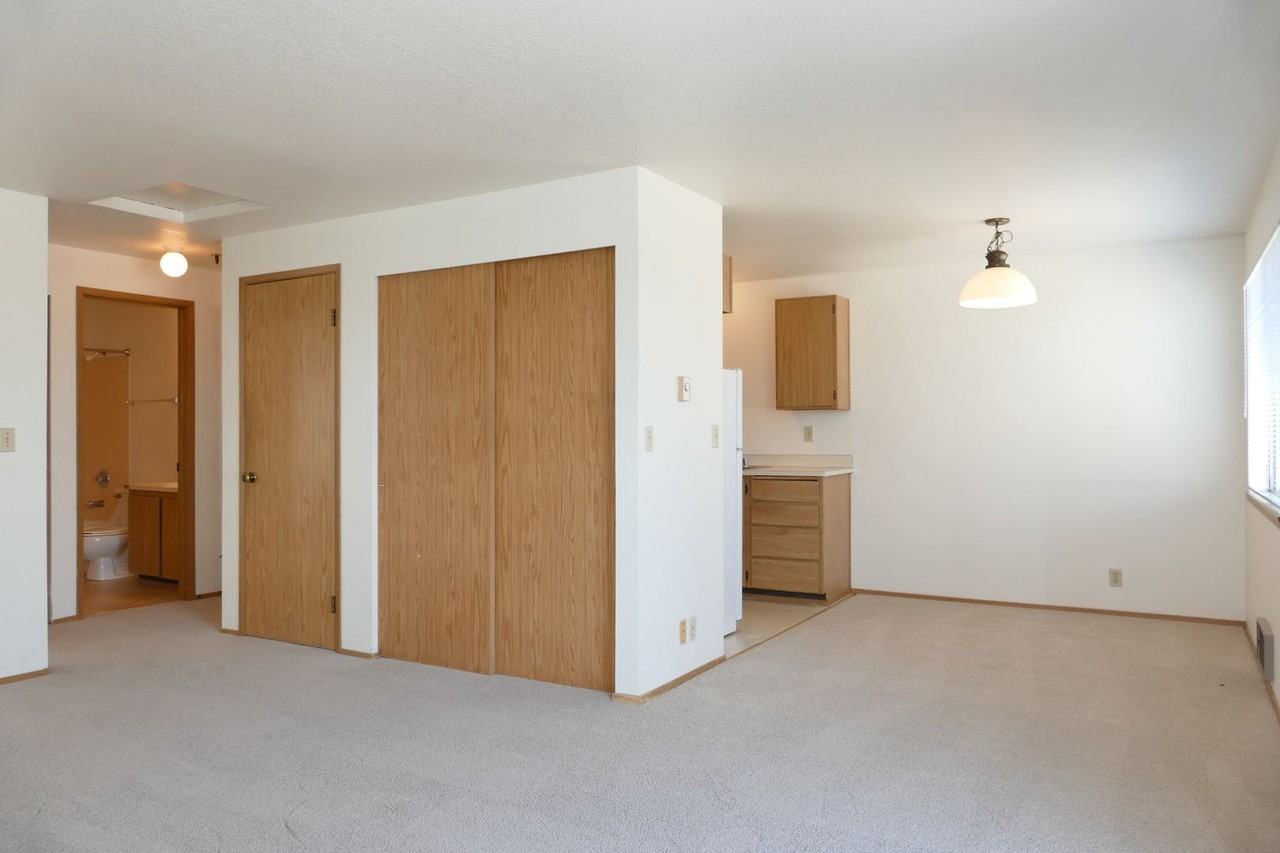 3232 - Photo 3 of 15