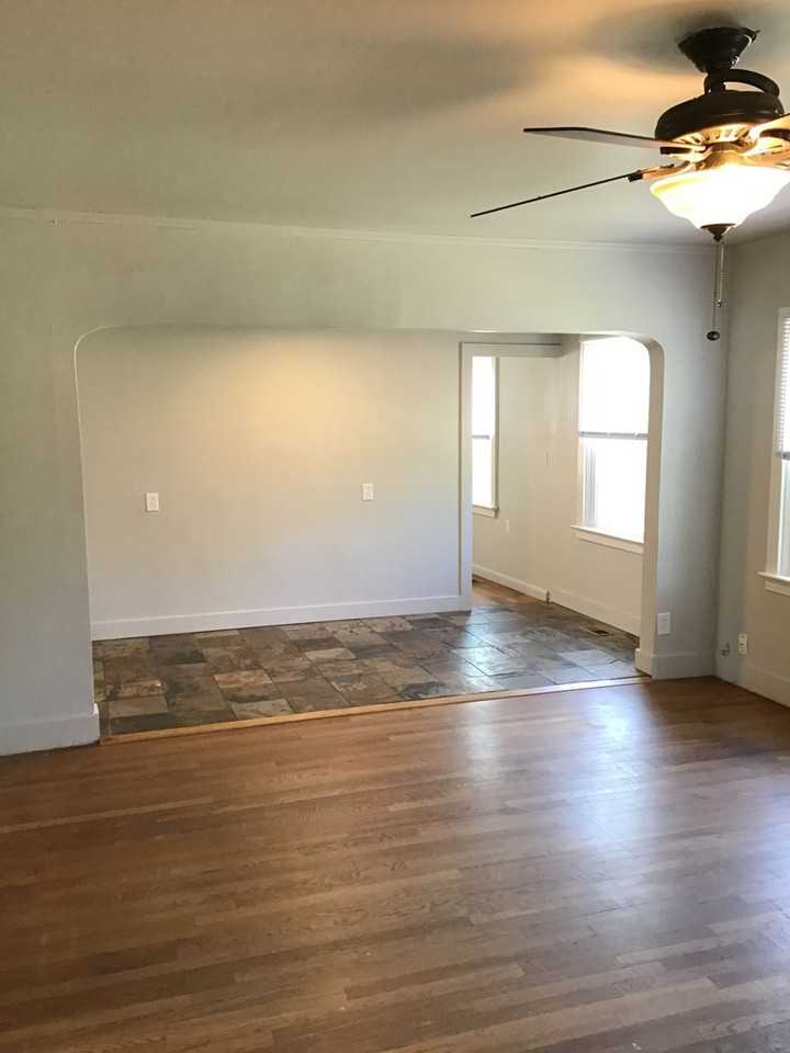 324 Sw 12th St - Photo 4 of 19