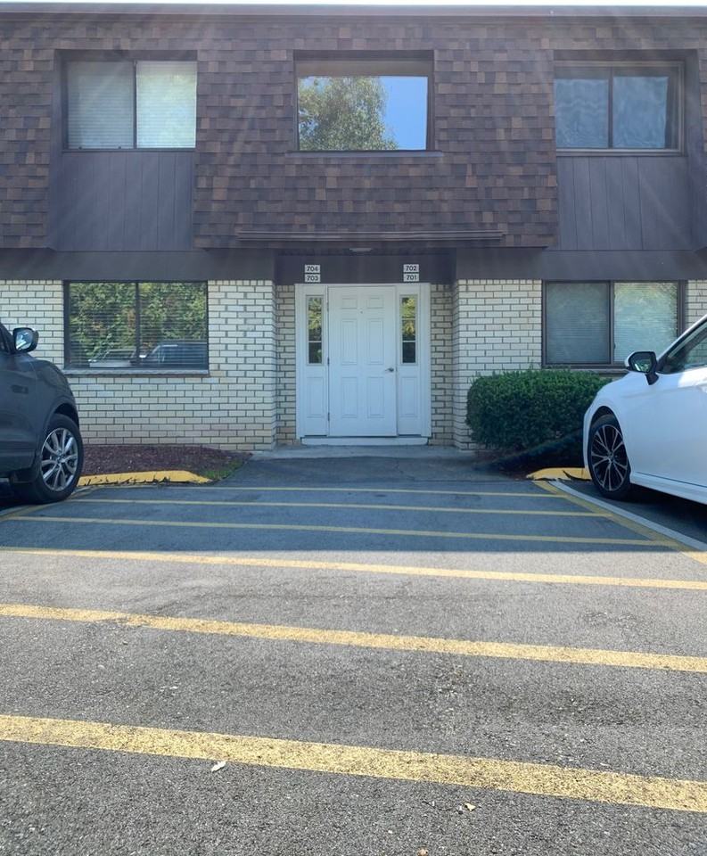 703 Cherry Hill Dr - Photo 2 of 12