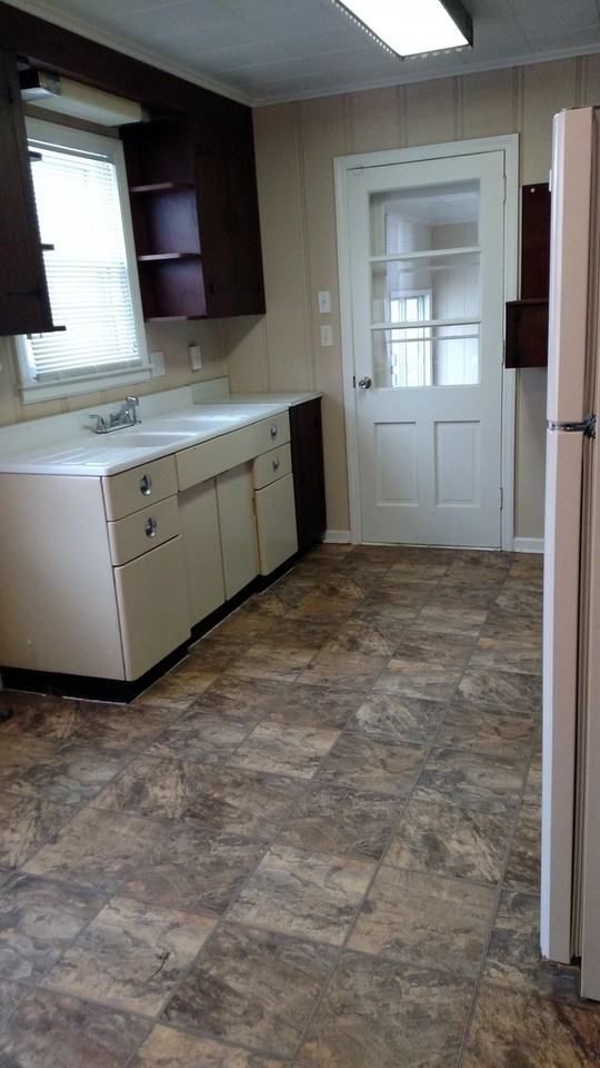 10415 Crystal Ave - Photo 6 of 26