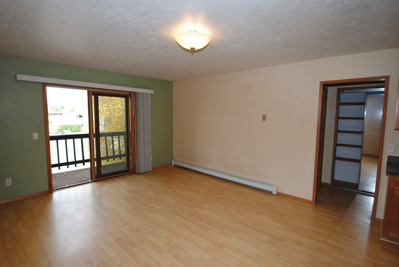 95 Glacier Ave - Photo 3 of 9