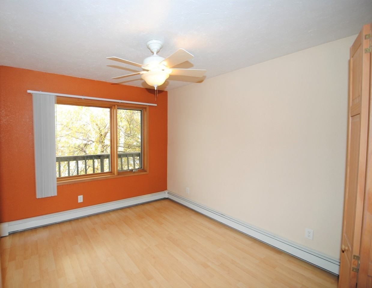 95 Glacier Ave - Photo 7 of 9