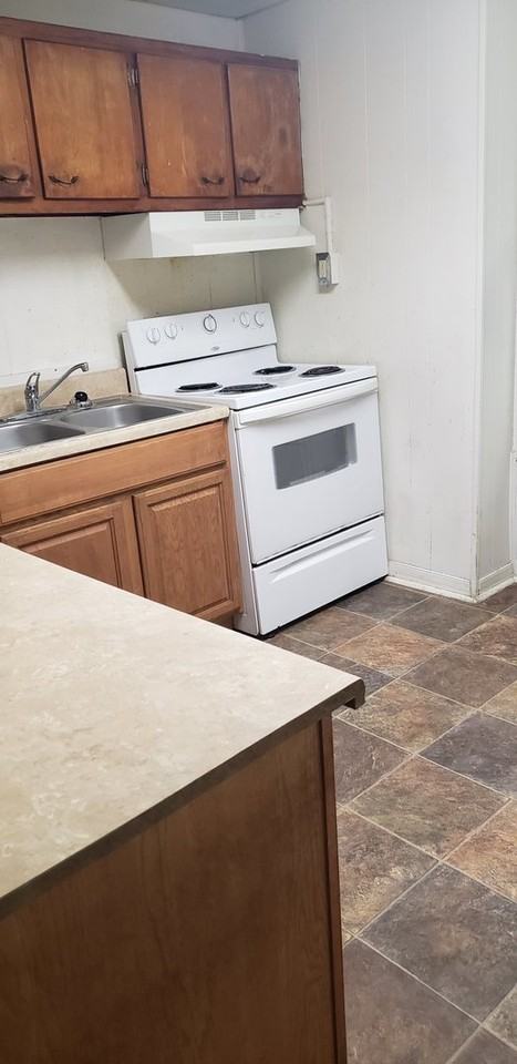 728-730 W King St - Photo 2 of 11