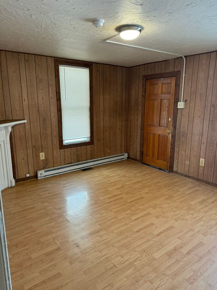 728-730 W King St - Photo 3 of 11