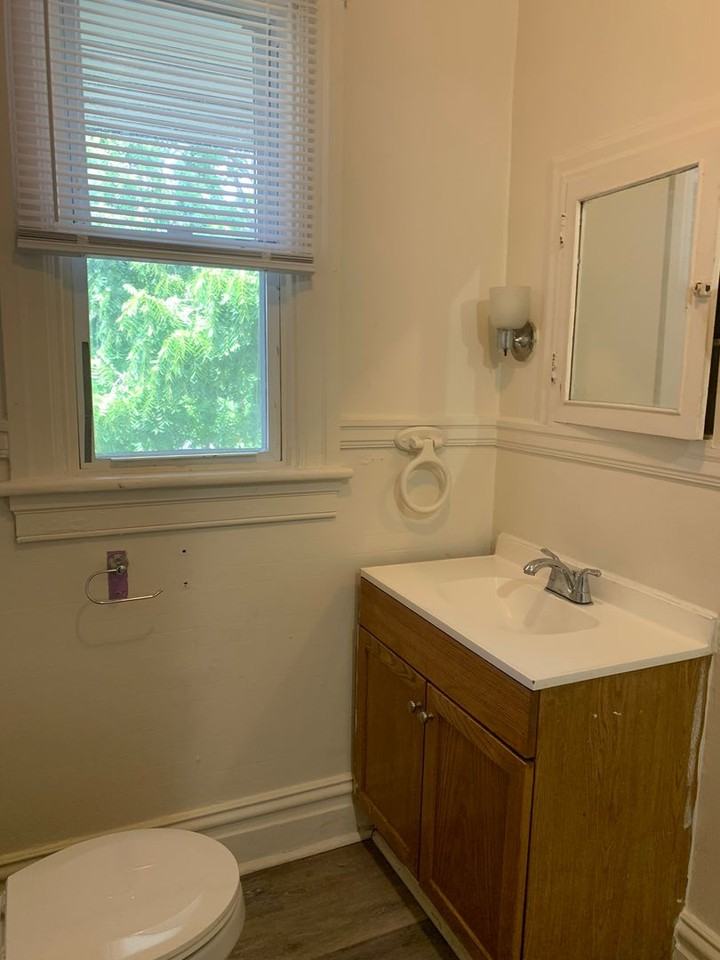 423 S Potomac St - Photo 2 of 24