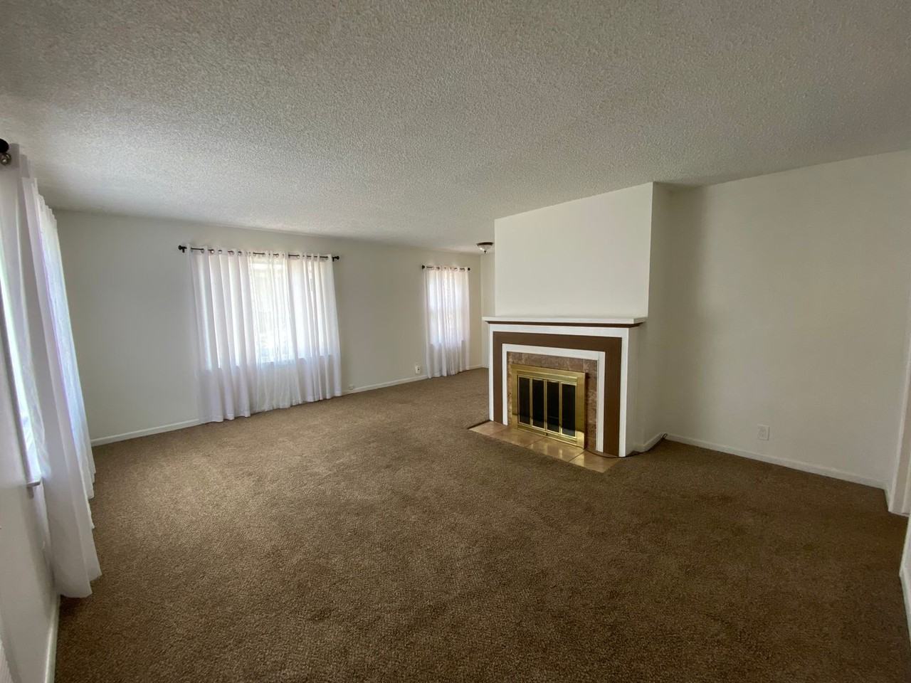 1112 E 36th Ave - Photo 2 of 21