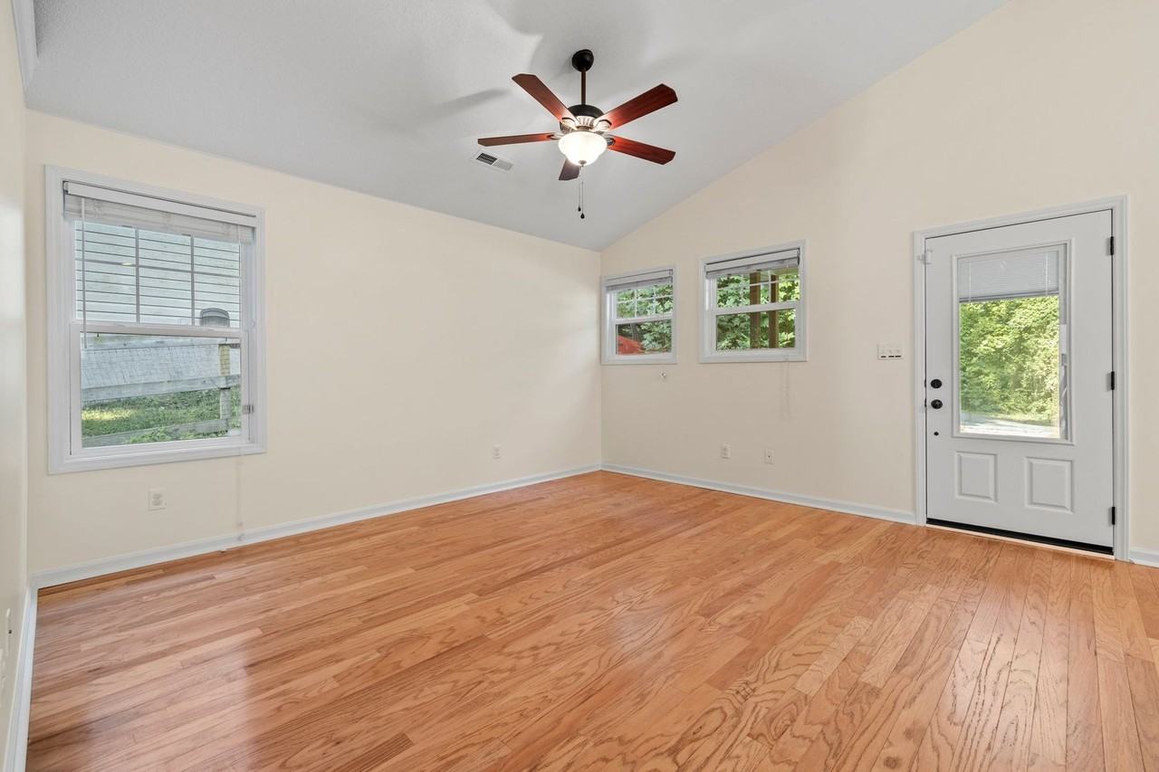 68 Marietta St - Photo 3 of 26