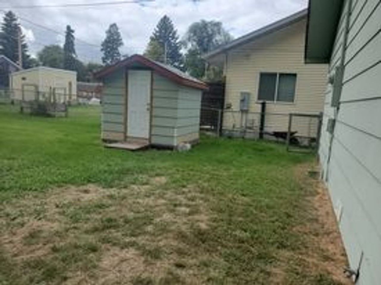 708 10th Ave E - Photo 3 of 19