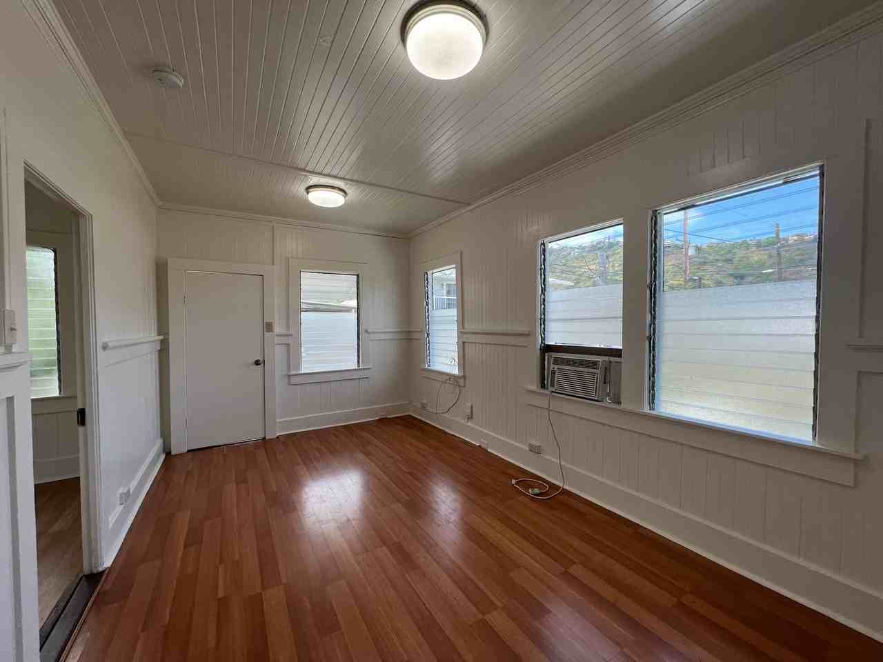 1760B Palolo Ave - Photo 2 of 8