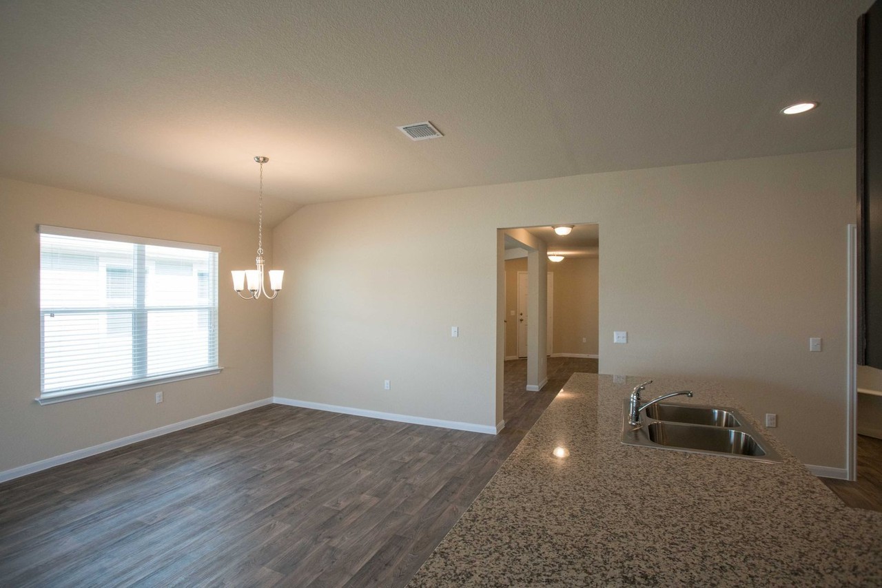 205 Garcitas Creek Ln - Photo 7 of 28