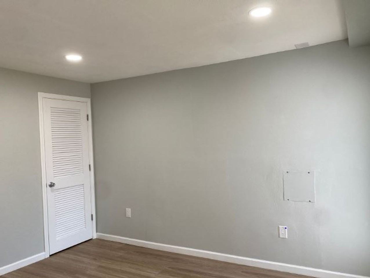 1564 Underwood Ave - Photo 5 of 38