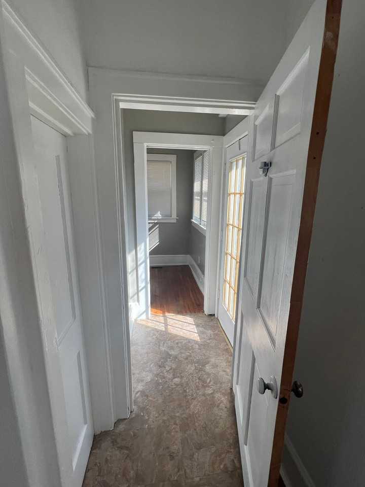 712 Prospect Ave - Photo 5 of 17