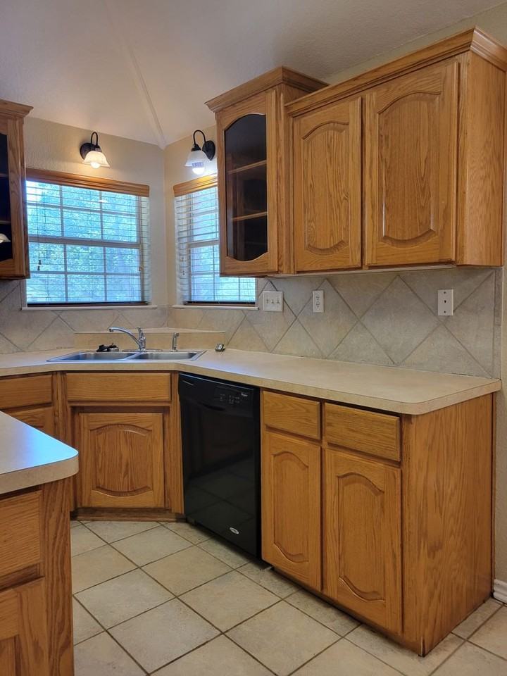 5607 White Rock Dr - Photo 7 of 35