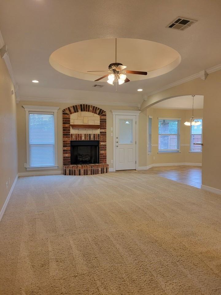 2501 Leatherwood Dr - Photo 4 of 42