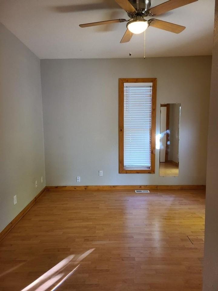309 Phelps St - Photo 3 of 22