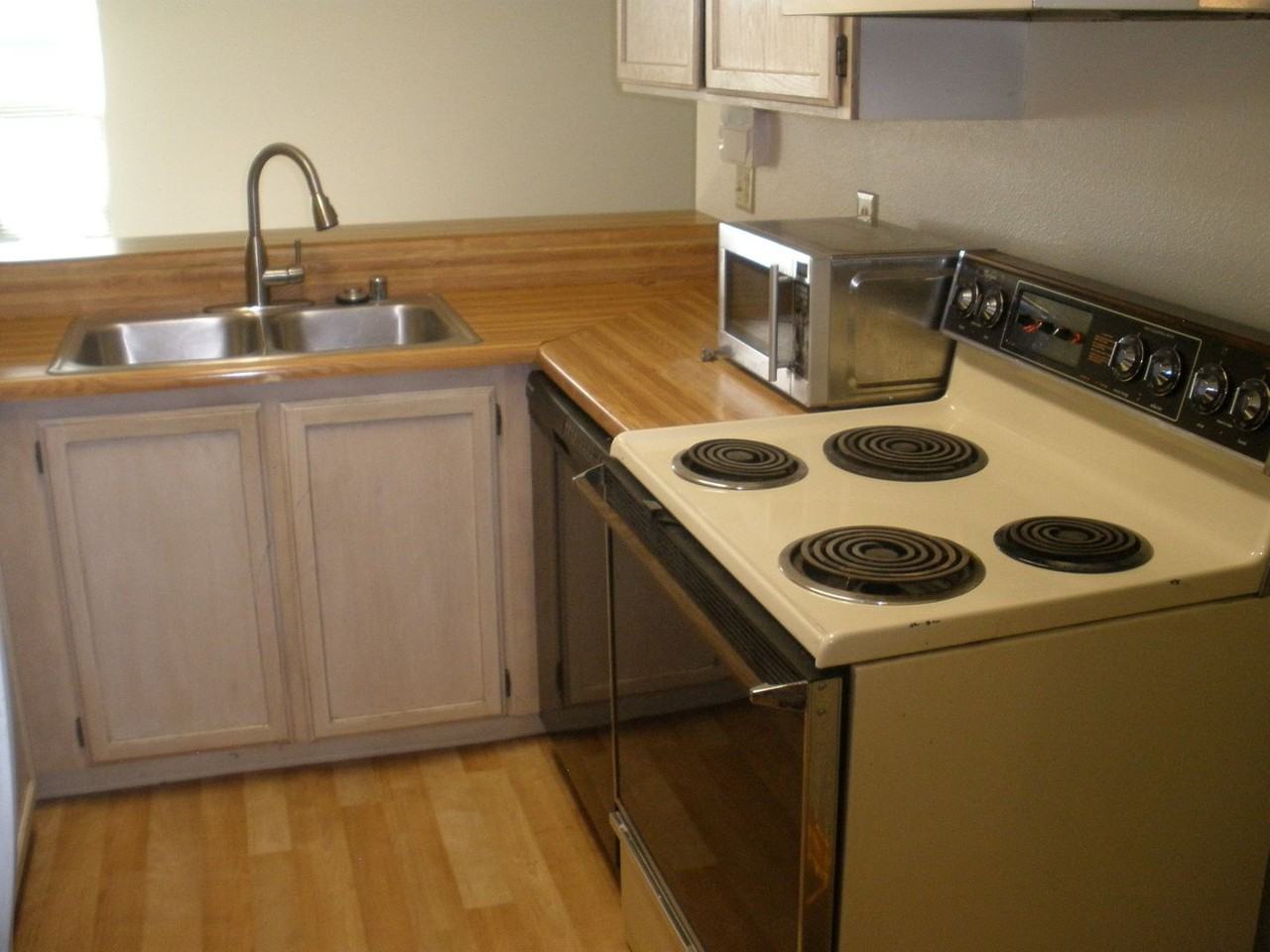 11811 93rd Ln Ne #6-304 - Photo 7 of 23