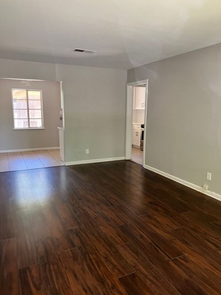 300 Hammack Dr - Photo 4 of 15